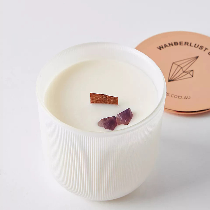 Groothandel luxe marmeren mengsel logo met kristal doordrenkte edelsteenchakra aromatherapie geurende sojawaskaarsen