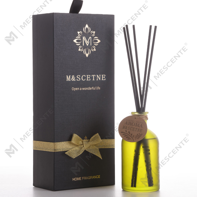 M&Scent Luxe op maat gemaakte private label glazen fles bloem vloeibare rietverspreider met geschenkdoos