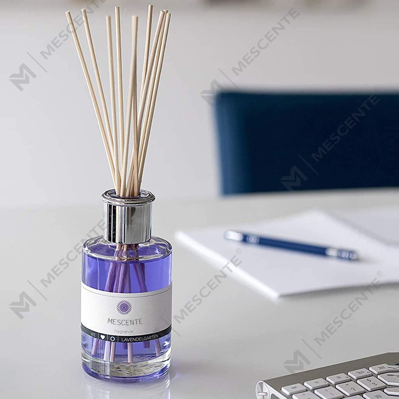 Creëer een wereld van geur: grote fles bloemen private label aromatherapie diffuser met prachtige geschenkdoos