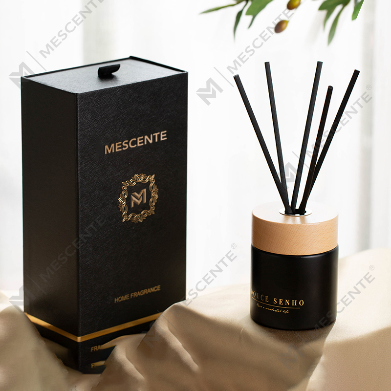M&Scent zwarte fles parfum aroma rietverspreiderolie, geur Thailand rietverspreiders cadeauset
