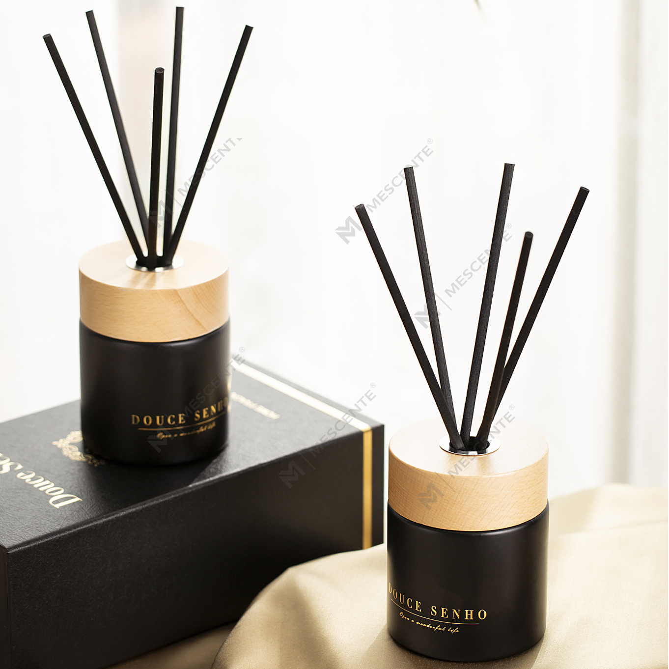 M&Scent zwarte fles parfum aroma rietverspreiderolie, geur Thailand rietverspreiders cadeauset