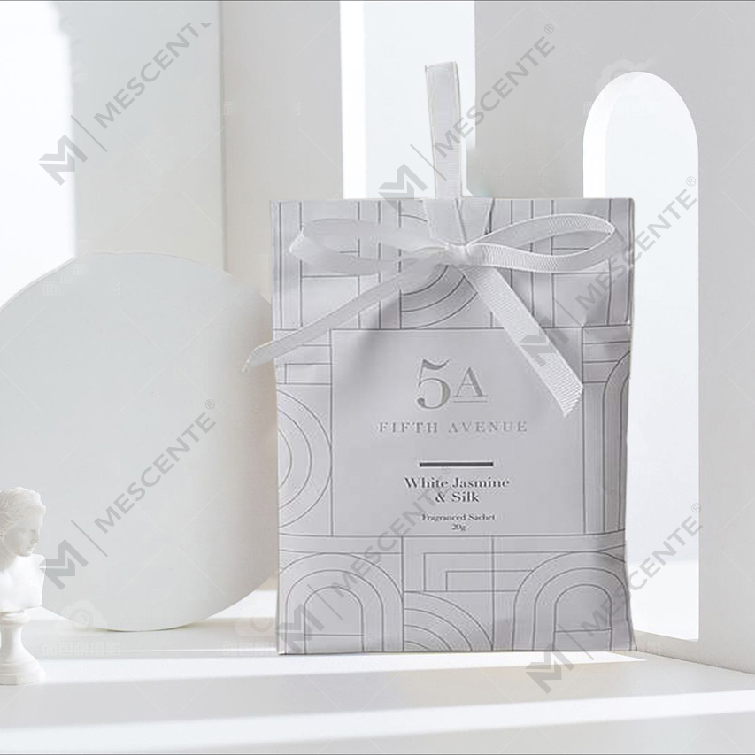 Lade en kast geurende hangende zakjes, papieren aromatherapiezakken