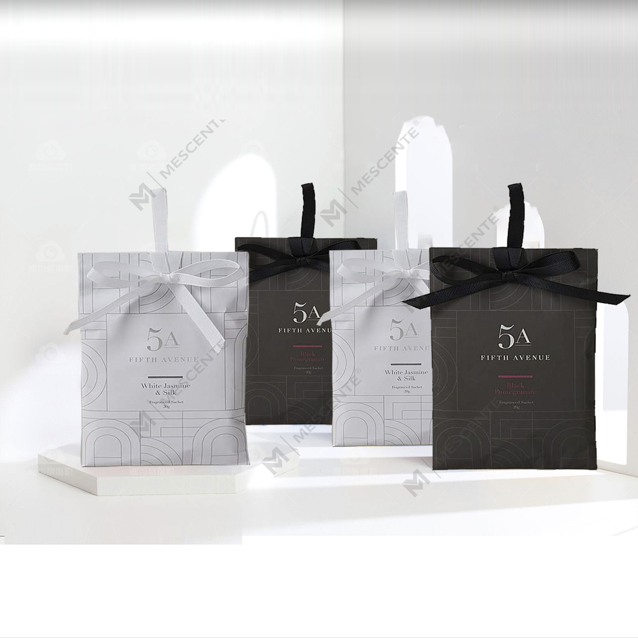 Lade en kast geurende hangende zakjes, papieren aromatherapiezakken