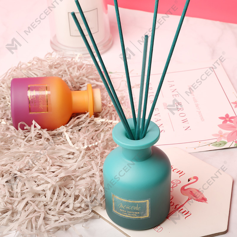 M&Scent private label ronde fles geurstokjes voor thuis