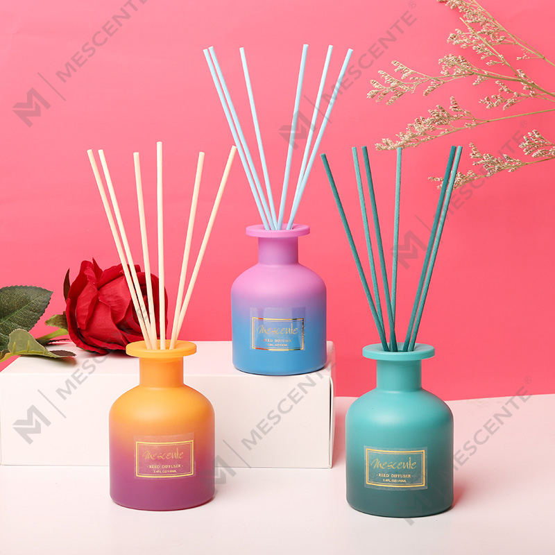 M&Scent private label ronde fles geurstokjes voor thuis