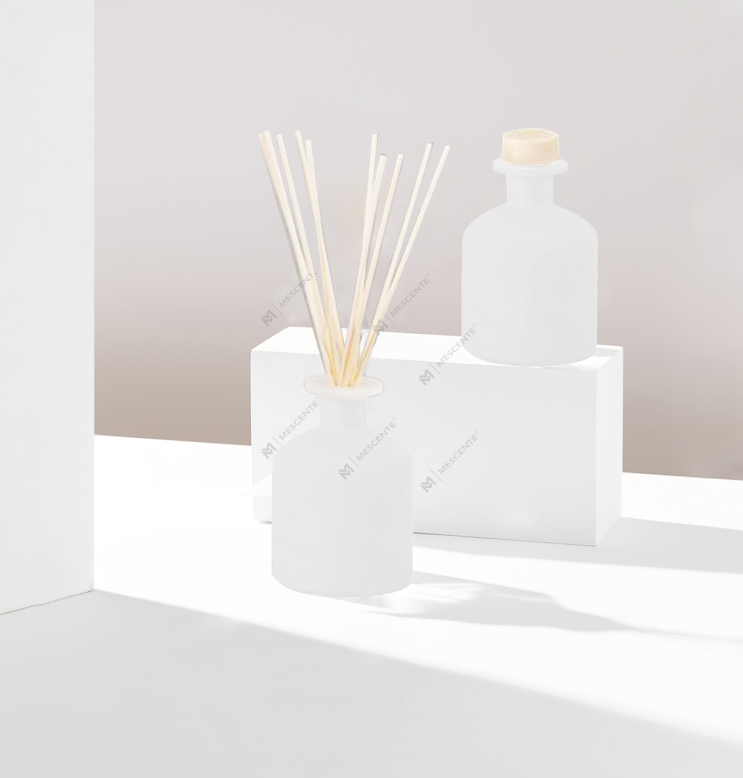 Mescente Luxe 180ml op maat gemaakte glazen fles etherische olie rietverspreider voor hotels