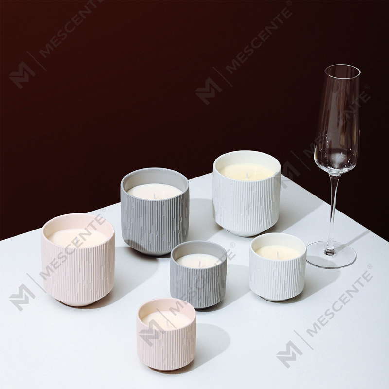 M&Scent Groothandel Luxe keramische lege vierkante matzwarte unieke amberkleurige kaarspotten met houten deksels
